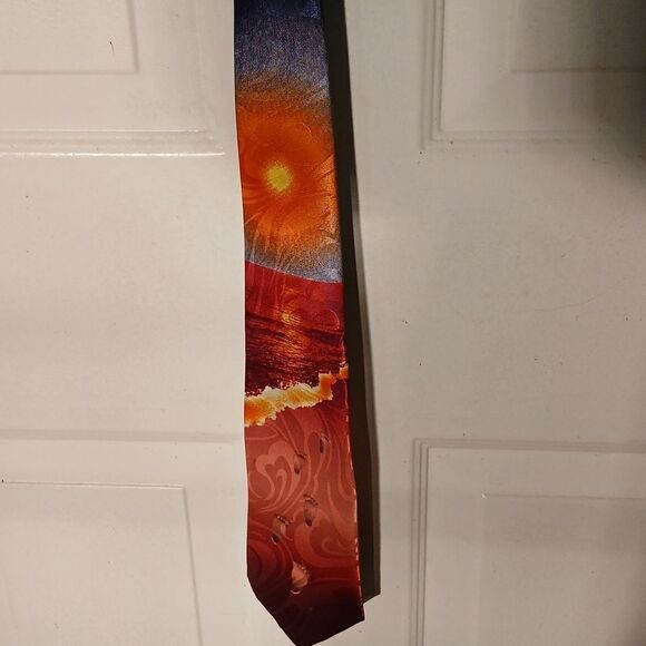 Men's Footprints in the Sand Beach Tie - Picture 2 of 5